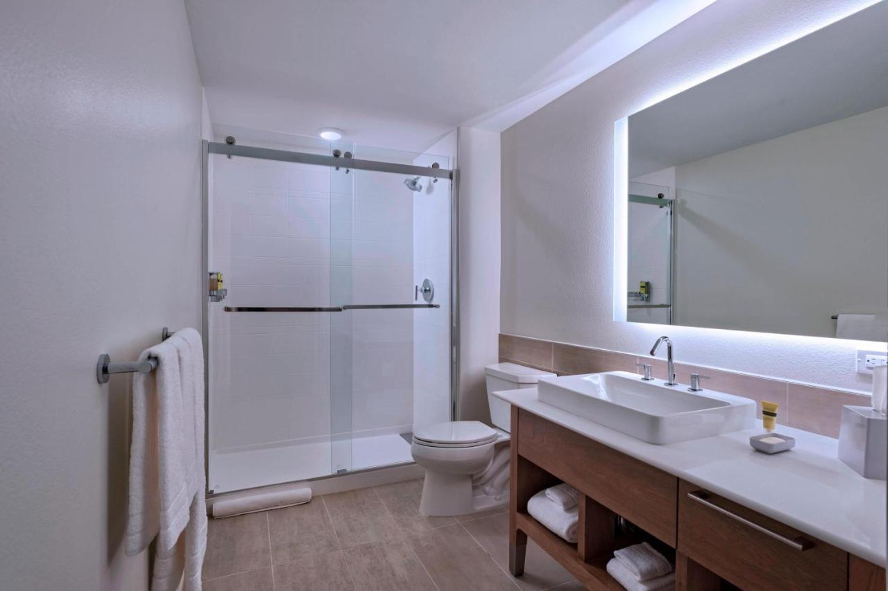 Element Palmdale Hotel Bagian luar foto